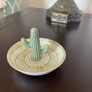 Cactus ring holder